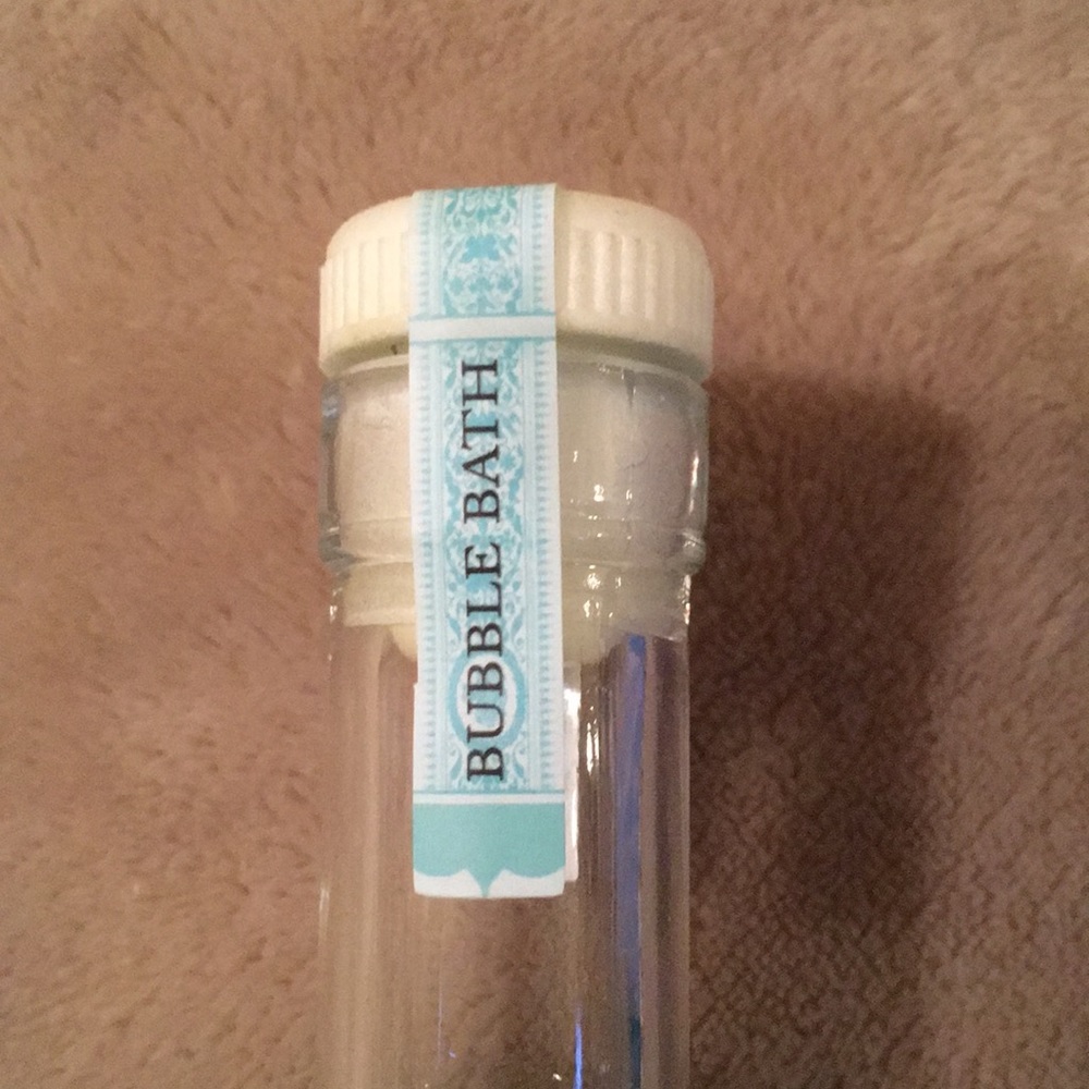 Beach Scented Luxury Foaming Bubble Bath 12.7ozNWT - Picture 4 of 12